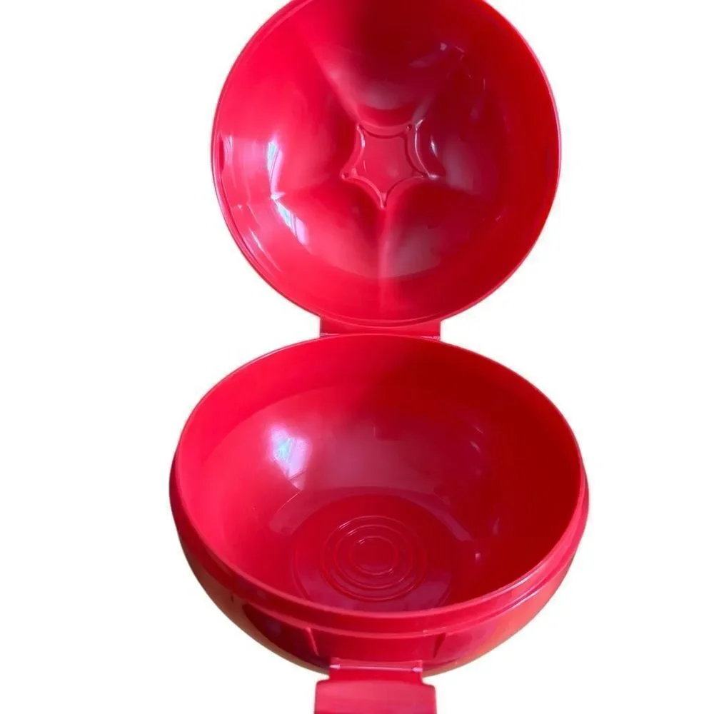 NWT Tupperware Tomato Keeper
